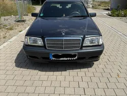 Grün Gebraucht 1997 Mercedes C180 Limousine | 1.000 € (Superpreis)