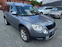 Grau Gebraucht 2012 Skoda Yeti Family SUV | 9.499 € (Fairer Preis)