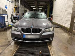 Grau Gebraucht 2008 BMW 320 Kombi | 4.000 € (Guter Preis)