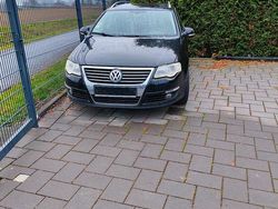 Schwarz Gebraucht 2005 VW Passat Kombi | 2.000 €