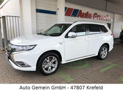Weiß Gebraucht 2020 Mitsubishi Outlander P-HEV Plus SUV | 22.950 € (Fairer Preis)