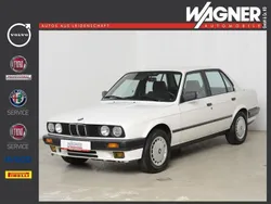 Weiß Gebraucht 1990 BMW 320 Limousine | 11.810 €