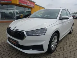 Weiß Gebraucht 2023 Skoda Fabia Active Limousine | 13.900 € (Guter Preis)