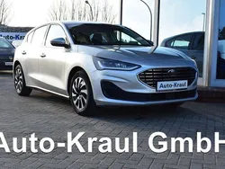Moondust silber metallic Gebraucht 2022 Ford Focus Titanium Limousine | 16.949 € (Superpreis)