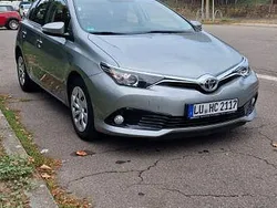Grau Gebraucht 2018 Toyota Auris Comfort Limousine | 8.900 € (Guter Preis)