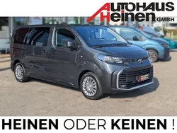 Titanium grey metallic Neu 2024 Toyota Proace Verso Comfort Kombi | 39.990 € (Superpreis)