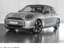 Silber Neu 2025 Mini Cooper Classic Kleinwagen | 32.620 € (Guter Preis)