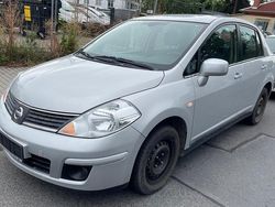 Grau Gebraucht 2009 Nissan Tiida Limousine | 1.899 € (Fairer Preis)