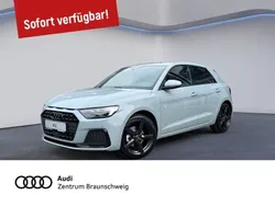Pfeilgrau perleffekt Neu 2025 Audi A1 Sportback Sport Kleinwagen | 29.840 € (Fairer Preis)
