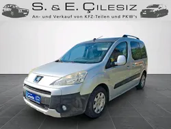 Silber Gebraucht 2010 Peugeot Partner Tepee Family Van / Kleinbus | 3.499 € (Fairer Preis)