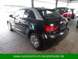 Phantomschwarz perleffekt Gebraucht 2010 Audi A1 S-Line Kleinwagen | 5.555 € (Etwas zu teuer)