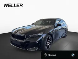 Saphirschwarz (schwarz) Neu 2025 BMW 540 Comfort Edition Kombi | 82.490 € (Etwas zu teuer)