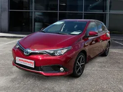 Rot Gebraucht 2017 Toyota Auris Hybrid Edition-S Limousine | 16.750 € (Fairer Preis)