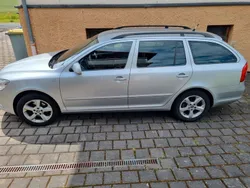 Silber Gebraucht 2011 Skoda Octavia Family Kombi | 6.000 € (Guter Preis)