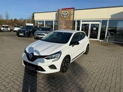 Weiß Gebraucht 2022 Renault Clio V Equilibre Limousine | 13.750 € (Fairer Preis)