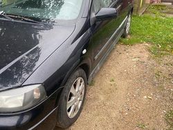 Schwarz Gebraucht 2003 Opel Astra Kombi | 750 € (Fairer Preis)
