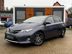 Blau metallic Gebraucht 2015 Toyota Auris Hybrid Edition | 14.930 € (Fairer Preis)