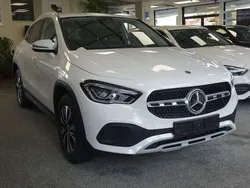 Polarweiß Gebraucht 2022 Mercedes GLA250 Style SUV | 32.900 € (Superpreis)
