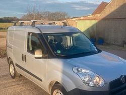 Silber Gebraucht 2010 Fiat Doblò Van / Kleinbus | 4.800 € (Fairer Preis)