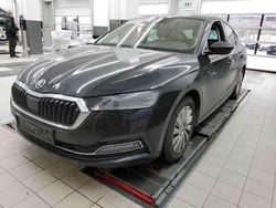 Schwarz Gebraucht 2023 Skoda Octavia Sport Limousine | 20.990 € (Fairer Preis)
