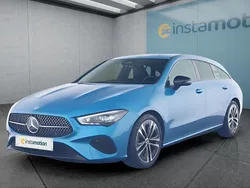 Blau Gebraucht 2024 Mercedes CLA200 Limousine | 33.699 € (Fairer Preis)