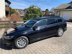 Schwarz Gebraucht 2019 VW Passat Comfortline Kombi | 18.200 € (Fairer Preis)