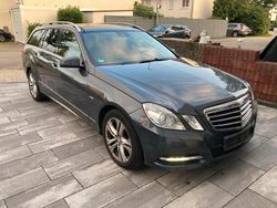 Grau Gebraucht 2010 Mercedes E220 Avantgarde Kombi | 11.499 € (Fairer Preis)
