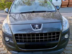 Grau Gebraucht 2011 Peugeot 3008 Premium SUV | 4.799 € (Fairer Preis)