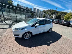 Weiß Gebraucht 2015 Ford Fiesta Kleinwagen | 4.950 € (Fairer Preis)