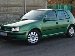 Grün Gebraucht 2000 VW Golf IV Kleinwagen | 1.600 € (Guter Preis)