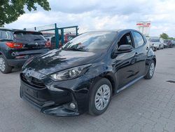 Schwarz Gebraucht 2021 Toyota Yaris Hybrid Limousine | 11.500 € (Superpreis)