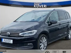 Schwarz Gebraucht 2024 VW Touran Highline Van / Kleinbus | 35.850 € (Fairer Preis)