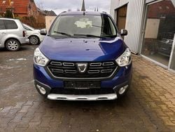 Blau Gebraucht 2022 Dacia Lodgy Stepway Van / Kleinbus | 11.799 € (Fairer Preis)
