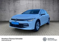 Weiß Gebraucht 2024 VW Golf VIII Life Kleinwagen | 22.580 € (Guter Preis)