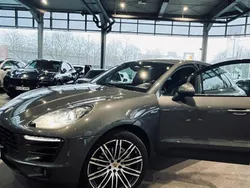 Grau Gebraucht 2015 Porsche Macan S SUV | 32.999 € (Etwas zu teuer)