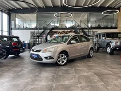 Silber Gebraucht 2010 Ford Focus Limousine | 1.999 €