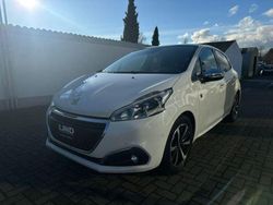 Weiß metallic Gebraucht 2018 Peugeot 208 Kleinwagen | 12.590 € (Etwas zu teuer)