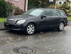 Schwarz Gebraucht 2009 Mercedes 220 Limousine | 3.500 €