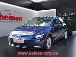 Blau Gebraucht 2023 VW Golf VIII Style Limousine | 25.809 € (Guter Preis)