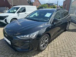 Obsidianschwarz metallic (metallic) Gebraucht 2024 Ford Focus ST-Line Kombi | 22.950 € (Guter Preis)