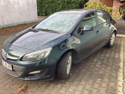 Grün Gebraucht 2015 Opel Astra Exklusiv Limousine | 5.700 € (Guter Preis)