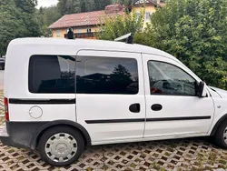 Weiß Gebraucht 2009 Opel Combo Van / Kleinbus | 3.300 € (Fairer Preis)