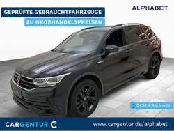 Deep black perleffekt (metallic) Gebraucht 2022 VW Tiguan Allspace R-line SUV | 27.697 € (Fairer Preis)