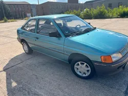 Grün Gebraucht 1991 Ford Escort Limousine | 1.999 €