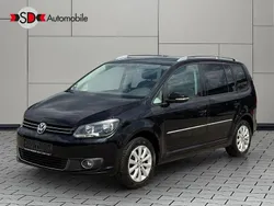 Schwarz Gebraucht 2013 VW Touran Highline Van / Kleinbus | 3.999 € (Superpreis)