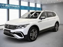 Weiß Gebraucht 2023 VW Tiguan Allspace Elegance SUV | 37.940 € (Fairer Preis)