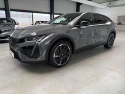 Schwarz perla nera (metallic) Gebraucht 2024 Peugeot 408 GT Limousine | 30.969 € (Fairer Preis)