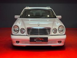 Weiß Gebraucht 1997 Mercedes E320 Elegance Limousine | 21.900 €