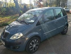 Grau Gebraucht 2005 Lancia Musa Van / Kleinbus | 1.850 € (Fairer Preis)