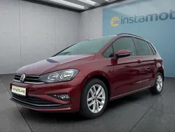 Rot Gebraucht 2019 VW Golf Sportsvan Van / Kleinbus | 18.849 € (Teuer)